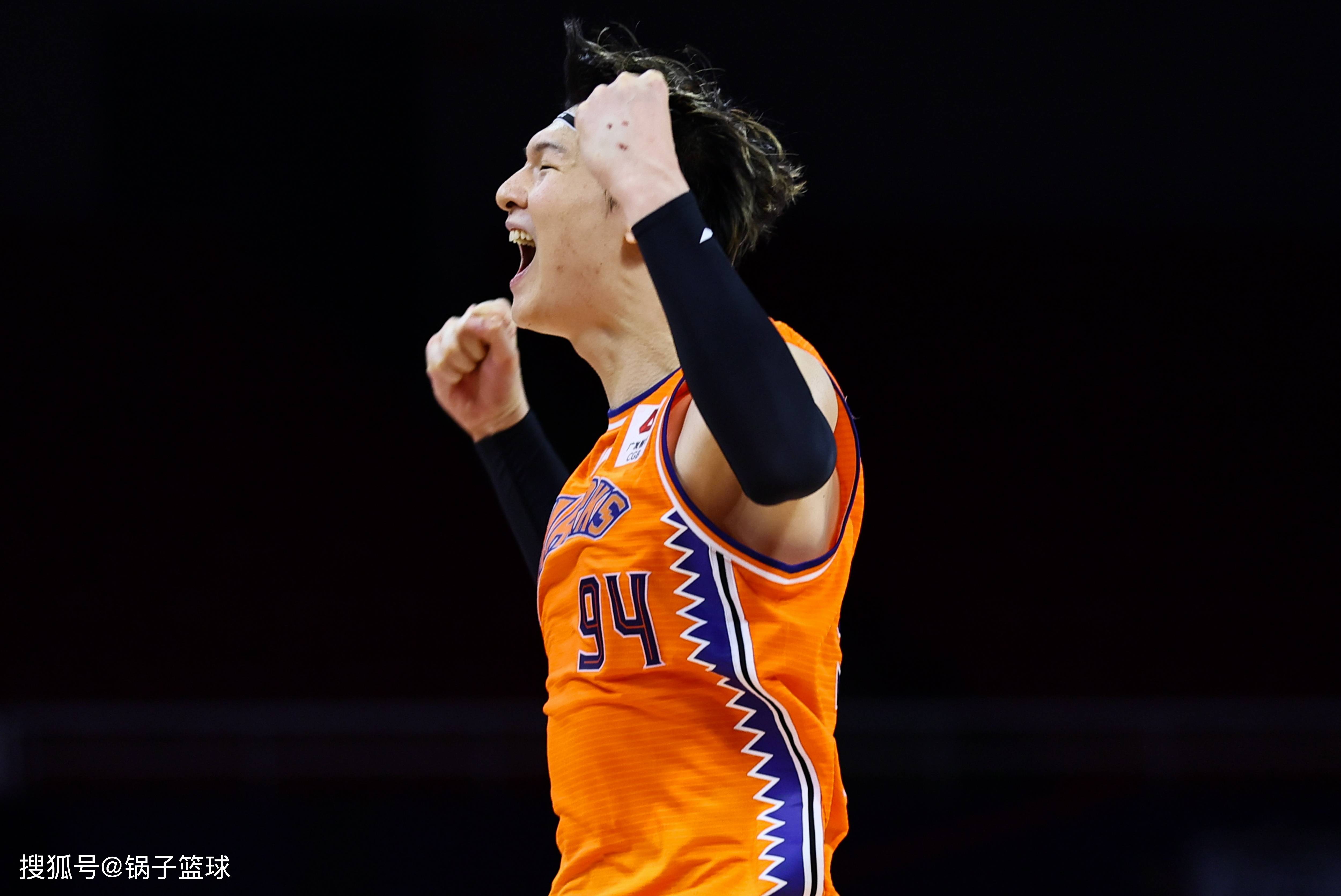 亚博体育 -关于加时末段突围战来临；上海海港围绕CBA季后赛单刀错失；媒体盛赞；赛程密集仍需轮换的信息