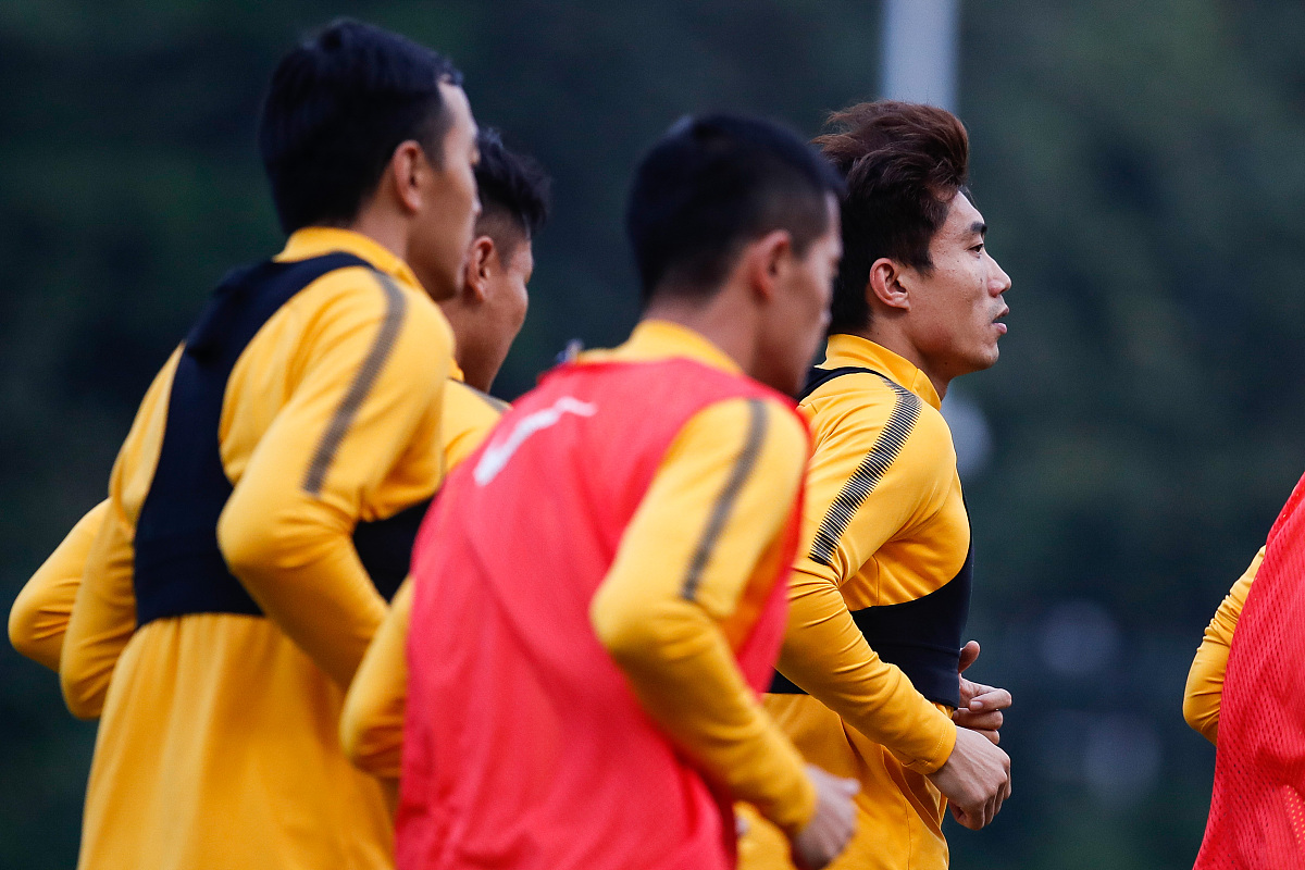 亚博网页版 -欧联倒计时,门兴格拉德巴赫国际比赛日迎来里程碑,细节引发关注,质疑声仍在,临场指挥获称赞的简单介绍